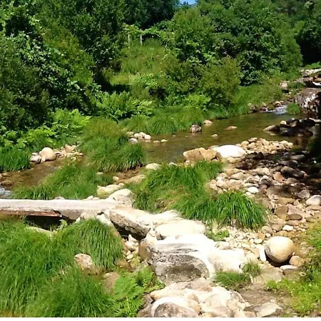 Alpesi faház Chalet With 2 Bedrooms In Froufe With Furnished Garden Ponte da Barca